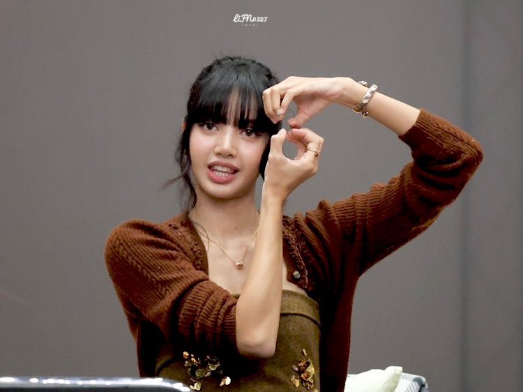LiFn0327's tweet photo. 240808 🫶🏻🥹💛
@wearelloud 
 #8YearsWithBLACKPINK https://t.co/XbaHaT06jG