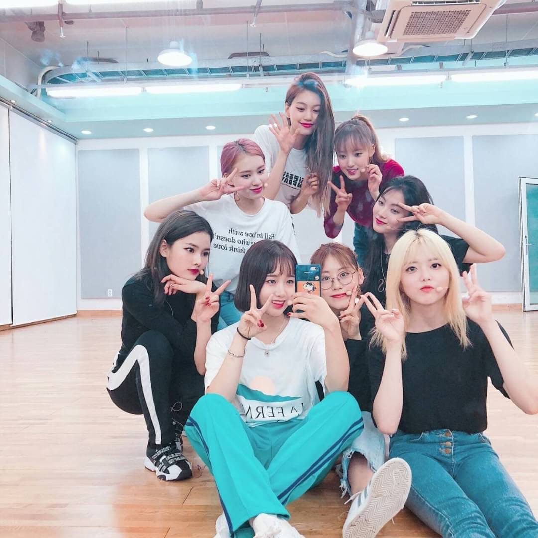 mint_0114_'s tweet photo. 이 세상에서 제일 좋아한 언니들의 7주년 축하행♡
#위키미키
#WekiMeki
#wekimeki
#WekiMeki7thAnniversary https://t.co/iA8WgsAB4u