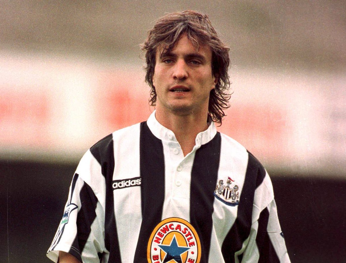 FootballRemind's tweet photo. Which player was better?
Steve McManaman 🏴
or
David Ginola 🇫🇷
Vote below 👇 #RemindBattle https://t.co/dXLuGHvHri