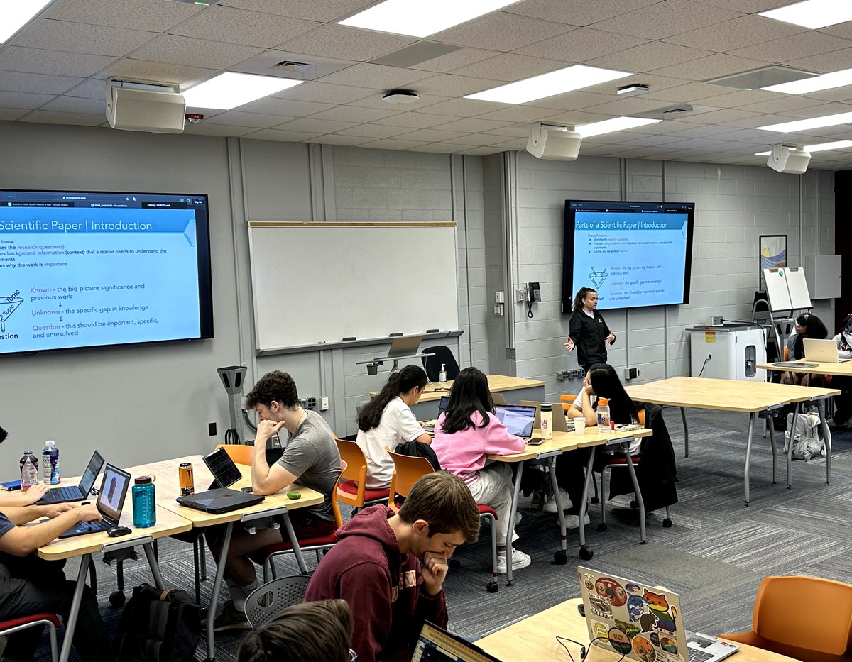 vtbiochem's tweet image. 🙌😎Anne Brown, Biochemistry, is working with the TechGirls program, which is an international exchange initiative that empowers young women from around the world to pursue careers in science, technology, engineering, and mathematics (STEM). Our group teaches EMMI – Experience in…