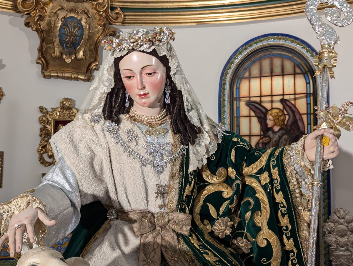 DivinaPastora's tweet photo. 👑 "Apareció en el cielo una gran señal: una mujer vestida del sol, con la luna bajo sus pies y una corona de doce estrellas sobre su cabeza" ☀️🌙

🌸 La #DivinaPastora aguarda el inicio del Triduo preparatorio de su Coronación Canónica (27-29 septiembre) ⏳ 

#cofradíasMLG https://t.co/8H3YfRkdc1