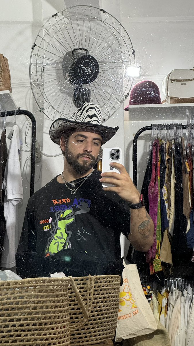 AdrielTorrees's tweet image. 