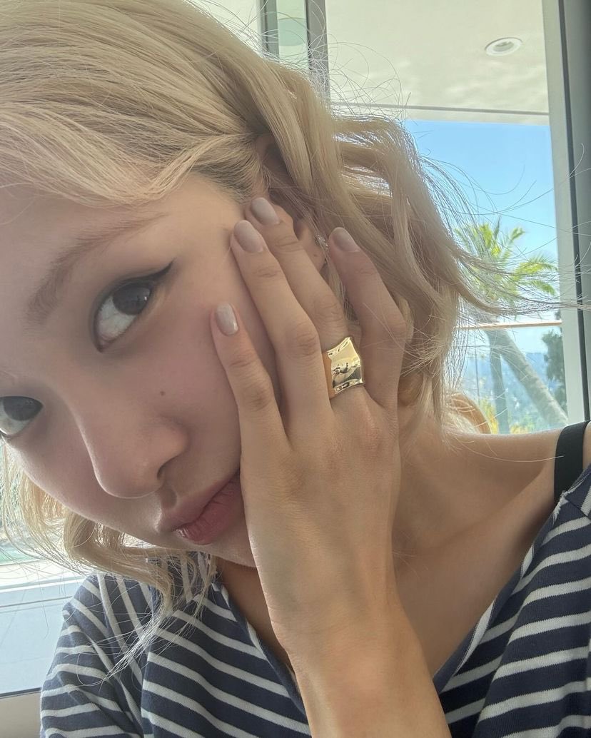 ROSÉ tweet media