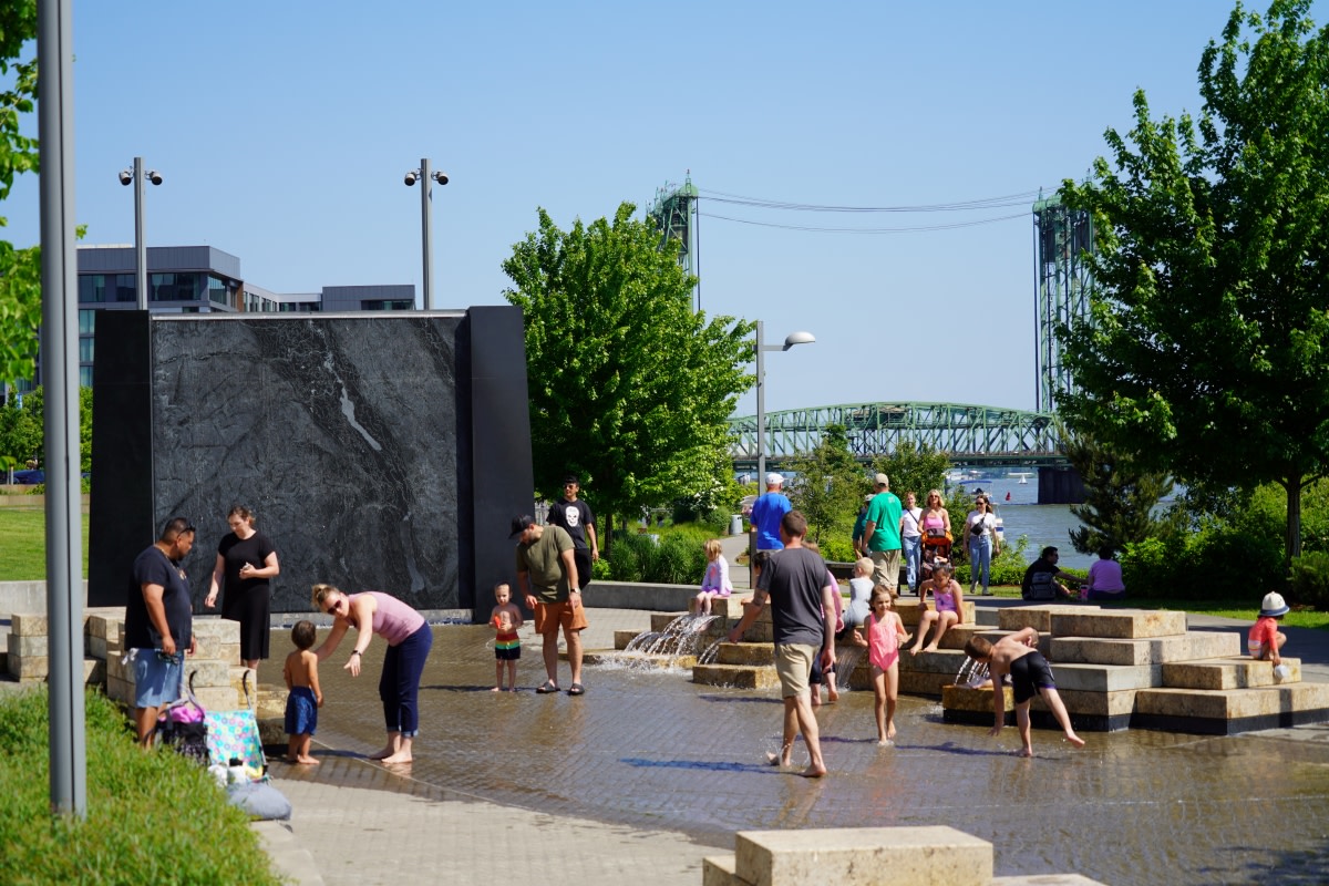 GrantStreetPier's tweet photo. I love to consider myself an independent icon, legend even. However in the summer time, the water feature and I are a dynamic duo.
#grantstreetpier #piersonality #vanwa #vanwapier https://t.co/KfGT1rBDY5