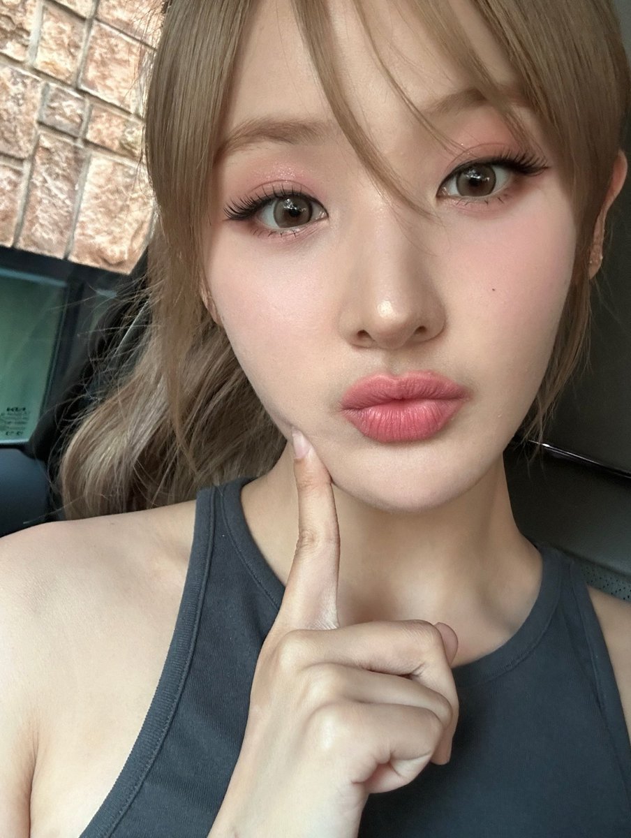 BeIIerinna's tweet photo. I say uuuu and mmm.. 💭🤎 https://t.co/TOPM4xMyjn