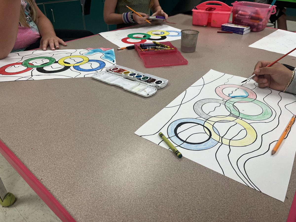 Crivera7716's tweet photo. 5th grade is celebrating the summer Olympics!! Learning about history of the rings and creating abstract art too! @CarverESCubs @MerrittWenitra @ArtEdJournal @NCArtEdA @WCPSS_Arts 🎨🎨 @WendellNC https://t.co/HTGq1LtDn8
