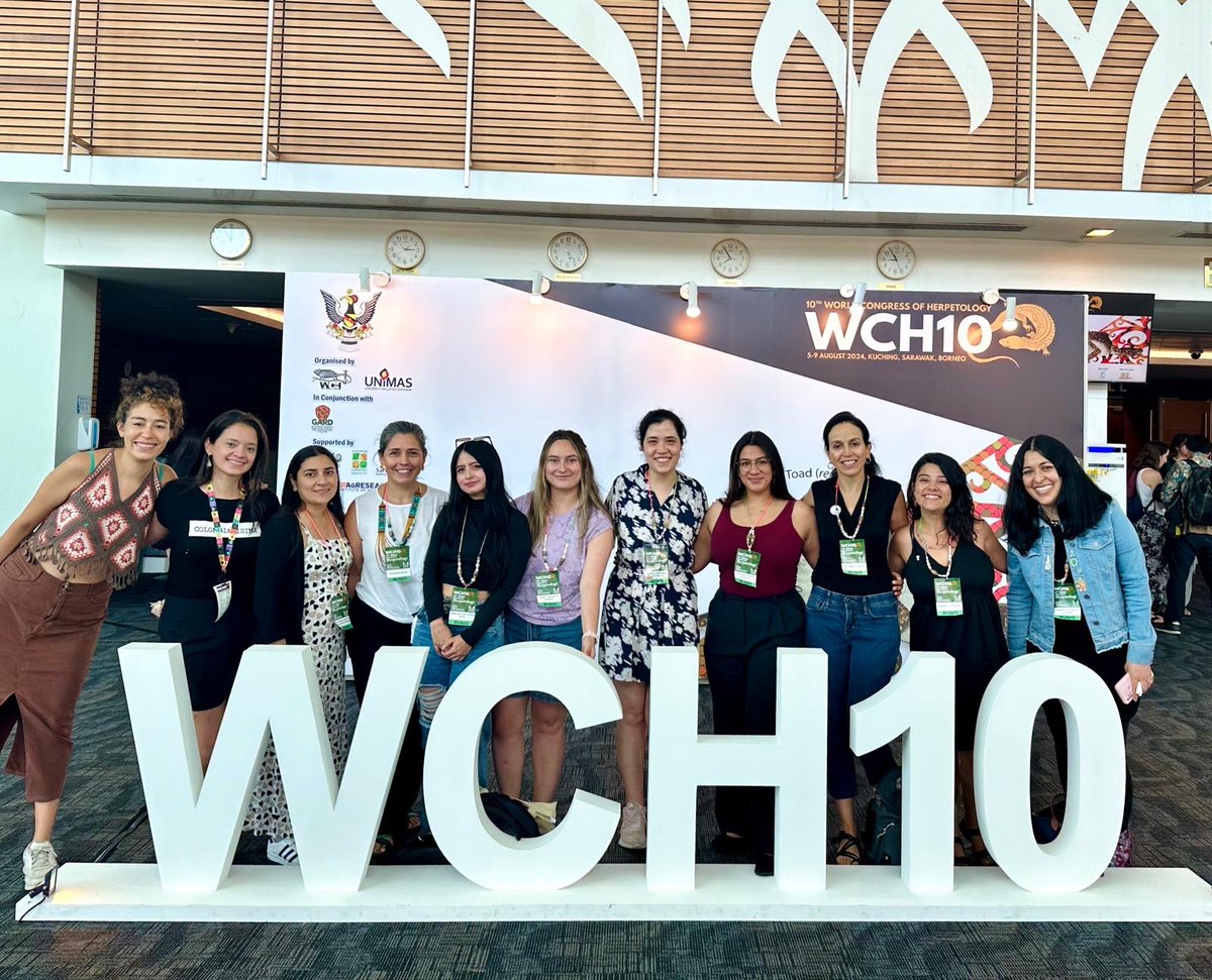 HerpetólogAS de la tierrita en Kuching! #WCH10 💛💛💙❤️ #CienciaCriolla🇨🇴