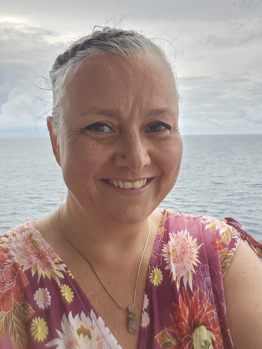 I wanted to say a quick hello to the @beachycoveelem community! I'm so happy to be with you as principal this year and I'm looking forward to meeting you and your children soon ❤️ Enjoy the rest of this beautiful summer ☀️

You'll be hearing more from us as we get closer to Sept.