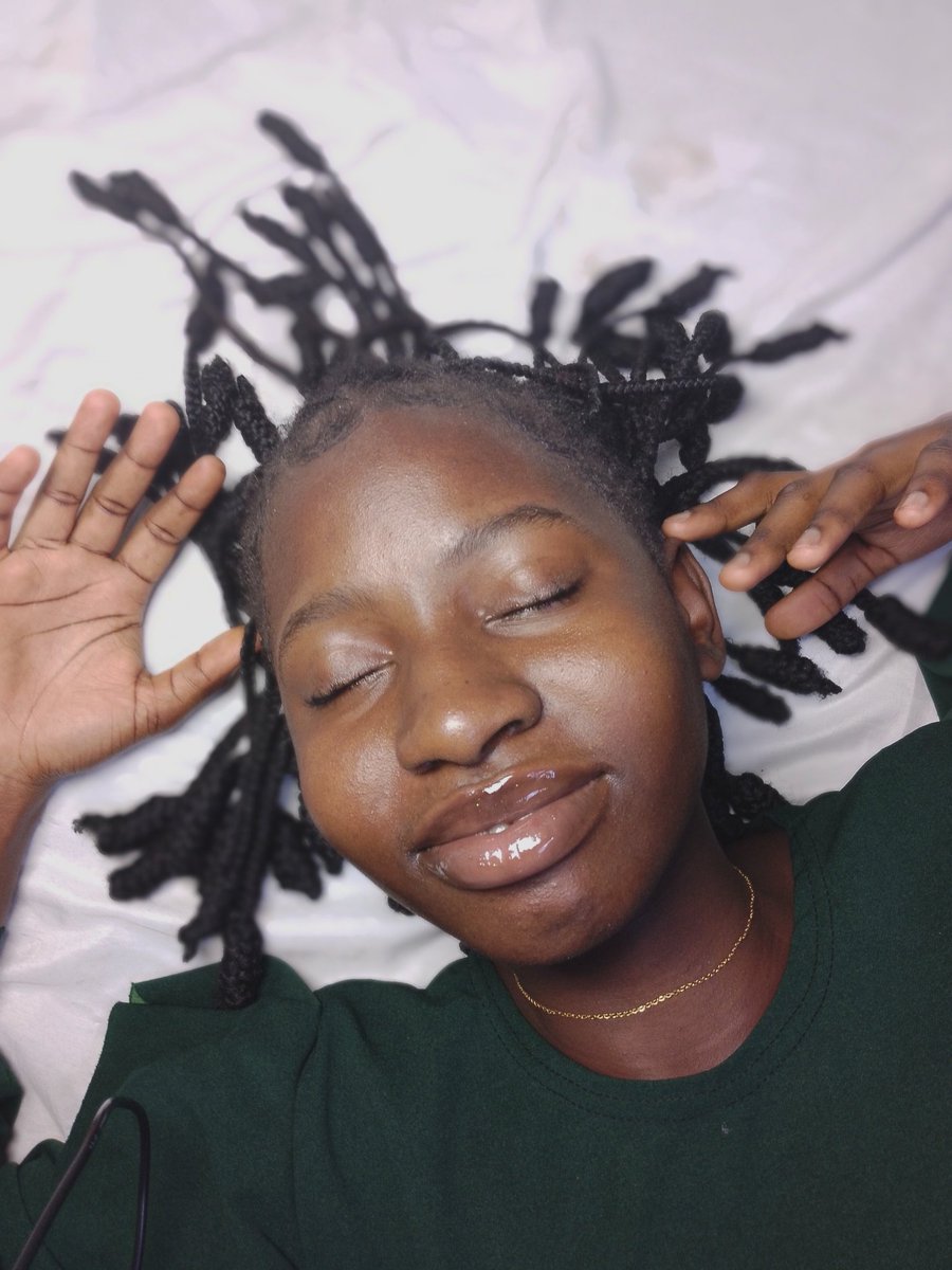 Gem_kiisha's tweet photo. Took these at home with @InfinixNigeria hot 30i

It was an indoor shot with mild edit...

What do you think? 😅 https://t.co/oviWrJVH2t