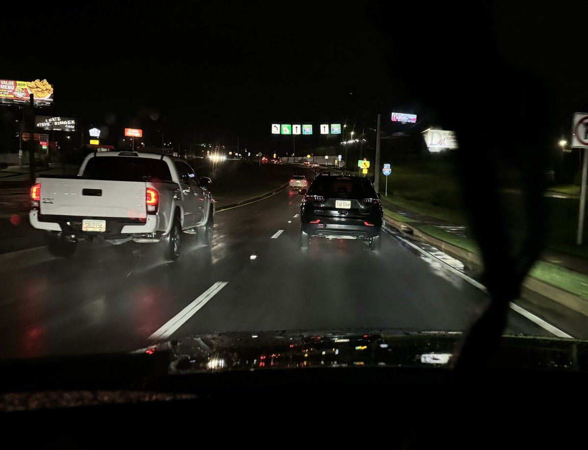 hauseur's tweet photo. @Hertz  Quite often when cars are rented at night people see their day time running lights and assume their headlights are on. Hertz should make it a policy to make sure the car lights are always set to AUTO.  This way the lights will come on at night.  Every car has this mode. https://t.co/ivyi8BJnSl