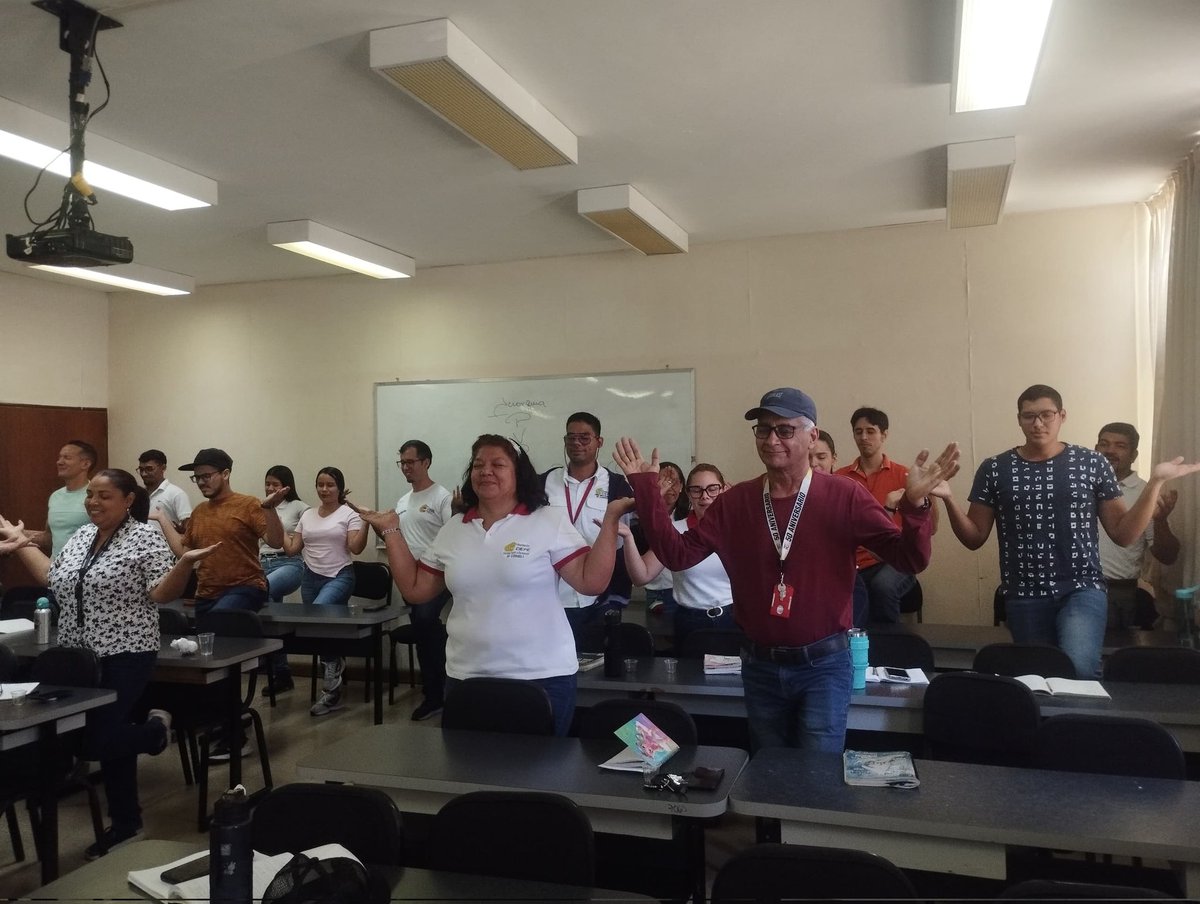 #EsNoticia📢
Trabajadores y trabajadoras de la Fundación CIEPE se forman en el área de Producción Radial en pro de la formación y mejora continua 

#pueblosonrienteyenpaz