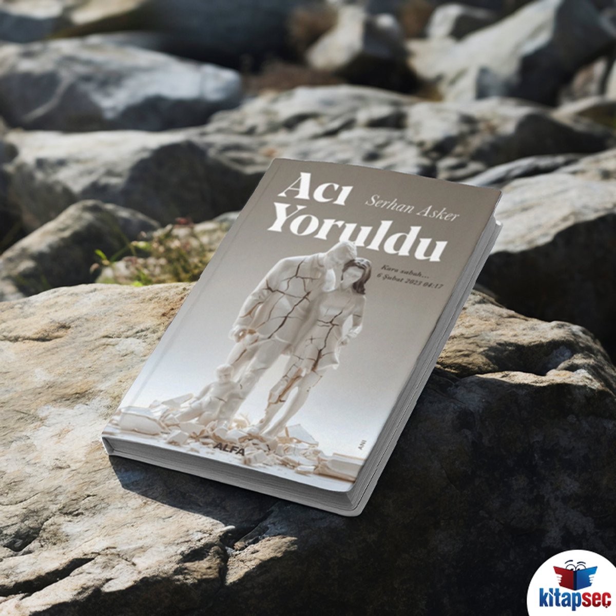 ✍️Kısa bir öykü, uçsuz bucaksız bir acı...
📕Acı Yoruldu - Serhan Asker
📚Alfa Yayınları

#AcıYoruldu #SerhanAsker #AlfaYayınları #kitap #roman #kitapsözleri #kitapseç #kitapseccom
