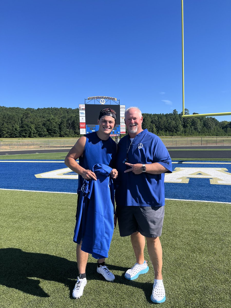 ColonelsCass's tweet photo. Defending back-to-back Super Bowl Champion Kansas City Chiefs player Louis Rees- Zammit may be an Int. player, but he’s an honorary Cass Colonel. Check out his back story and how training with the coaches and players at Cass has shaped his NFL career.
https://t.co/8HLv98nJlf https://t.co/q2eYCTmn40