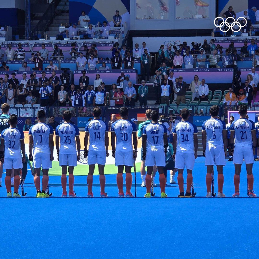 BansuriSwaraj's tweet photo. भारतीय पुरुष हॉकी टीम ने #ParisOlympics2024 में शानदार प्रदर्शन करते हुए ब्रोंज मेडल जीता! यह ज़ीत और भी खास है क्योंकि यह भारतीय हॉक�� टीम का लगातार दूसरा ओलंपिक मेडल है।

यह अद्वितीय उपलब्धि भारतीय हॉकी टीम के खिलाड़ियों की अनवरत मेहनत, दृढ़ता और अटूट समर्पण का परिणाम है, जिसने पूरे देश को गौरवान्वित किया। 

सभी खिलाड़ियों, कोच व सहायक स्टाफ को हार्दिक बधाई। आशा हैं कि आप भविष्य में भी भारत के लिए ऐसे कई और उपलब्धियाँ लाएँगे।

चक दे इंडिया।
#Cheer4Bharat
#Paris2024