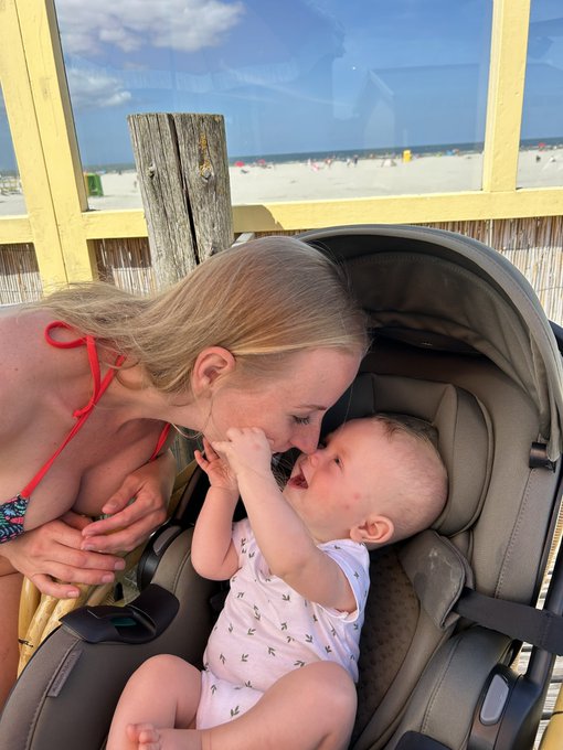 At the beach with my island boy in Schiermonnikoog 😎 https://t.co/9pkN487oAk