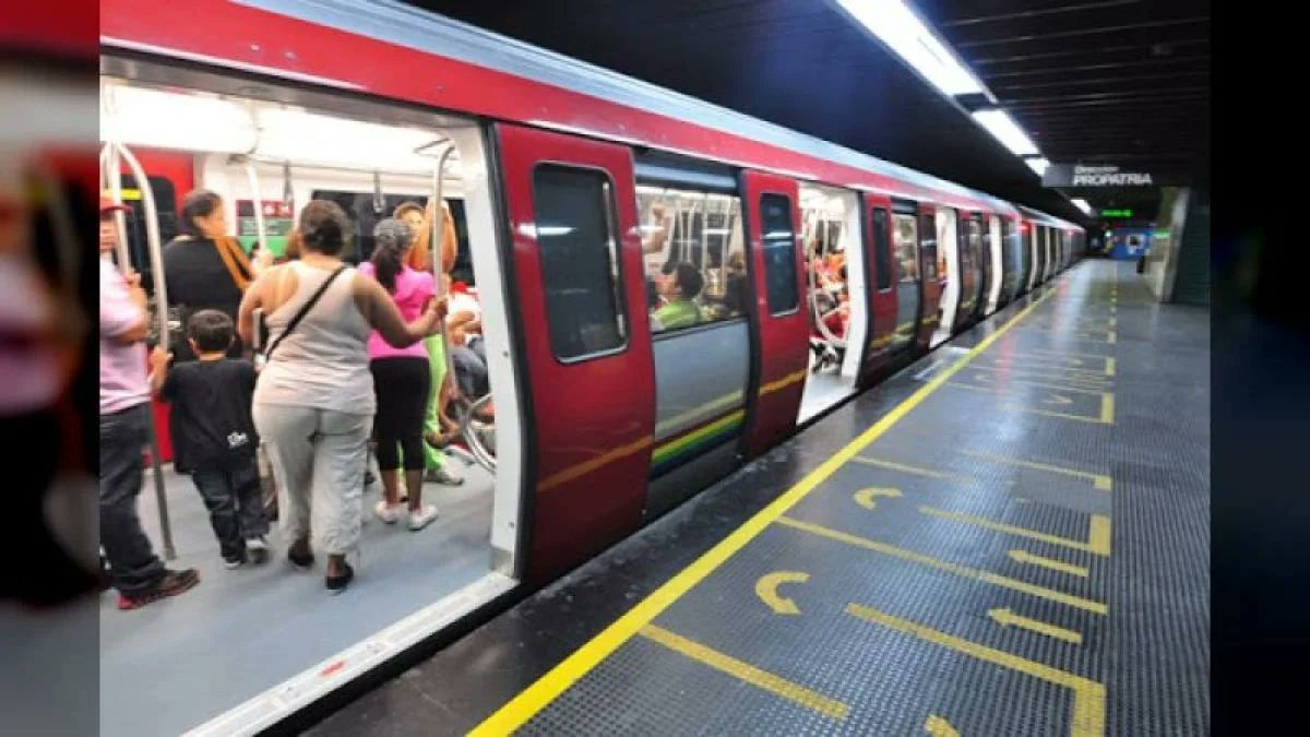 PorAmorAFalcon's tweet photo. El 8 de agosto de 1977 se fundó la Compañía Anónima Metro de Caracas, infraestructura vial subterránea que contribuye con el desplazamiento de las personas para llegar a su destino de manera más segura, gracias a hombres y mujeres que día a día laboran con dedicación y entrega. https://t.co/SjXqX9e4gN