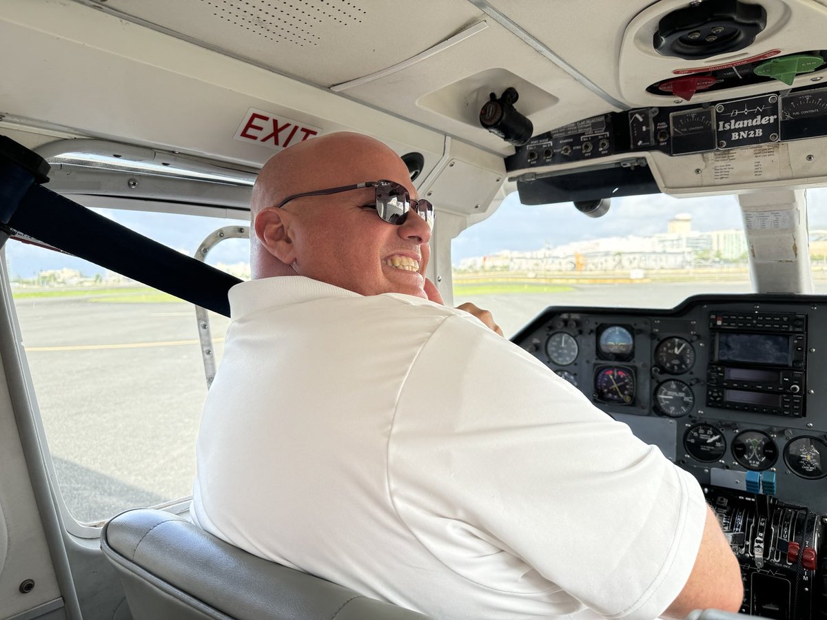 PastorP94's tweet photo. Our puddle-jumper and our pilot , let’s call him George. The view from my seat, and I wasn’t flying the plane. https://t.co/nxPq7CqEV4