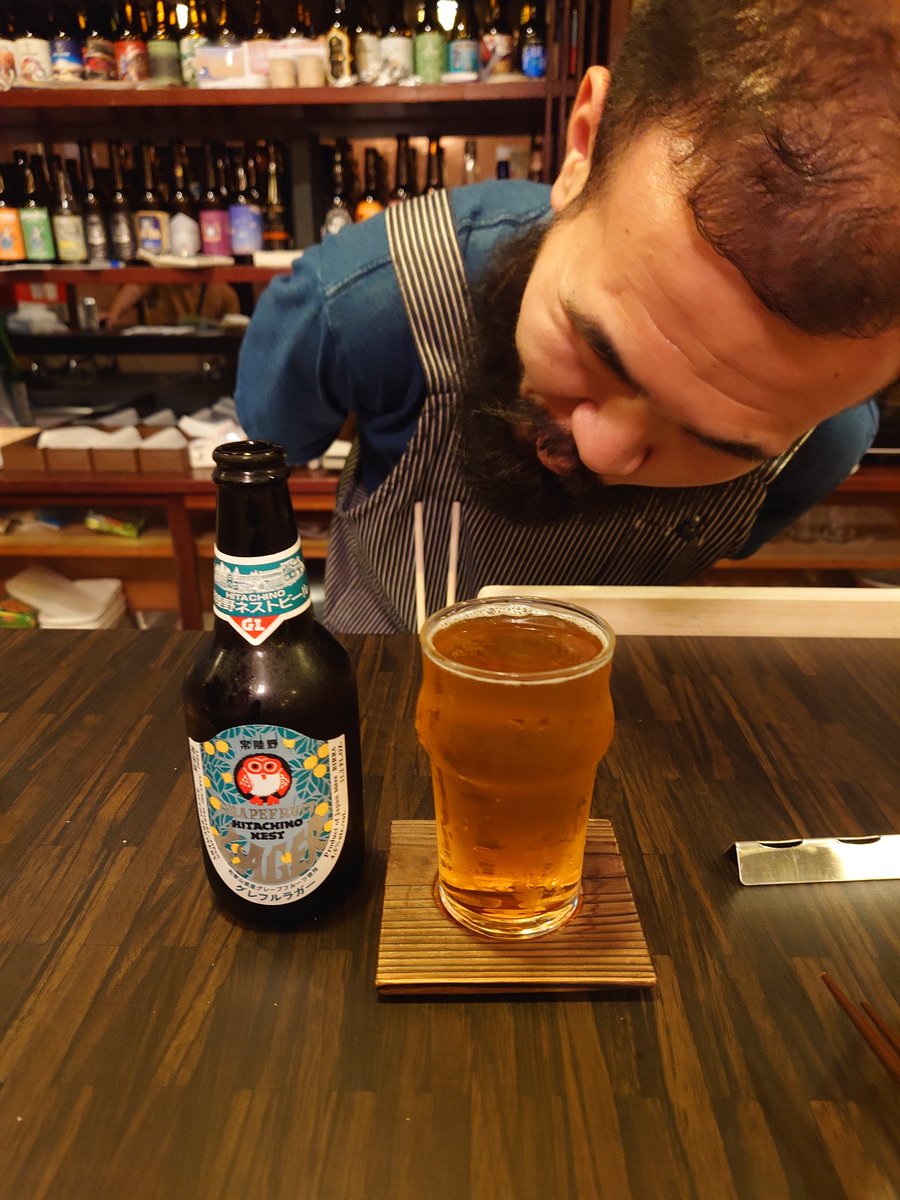 FVTR2501's tweet photo. 締めはいつものお店で…。
常連さんもお初の方も楽しそうに飲まれていて楽しい時間でした‼️
また伺います🎵
#ビアバーさとう https://t.co/d5rqLmeQ5W