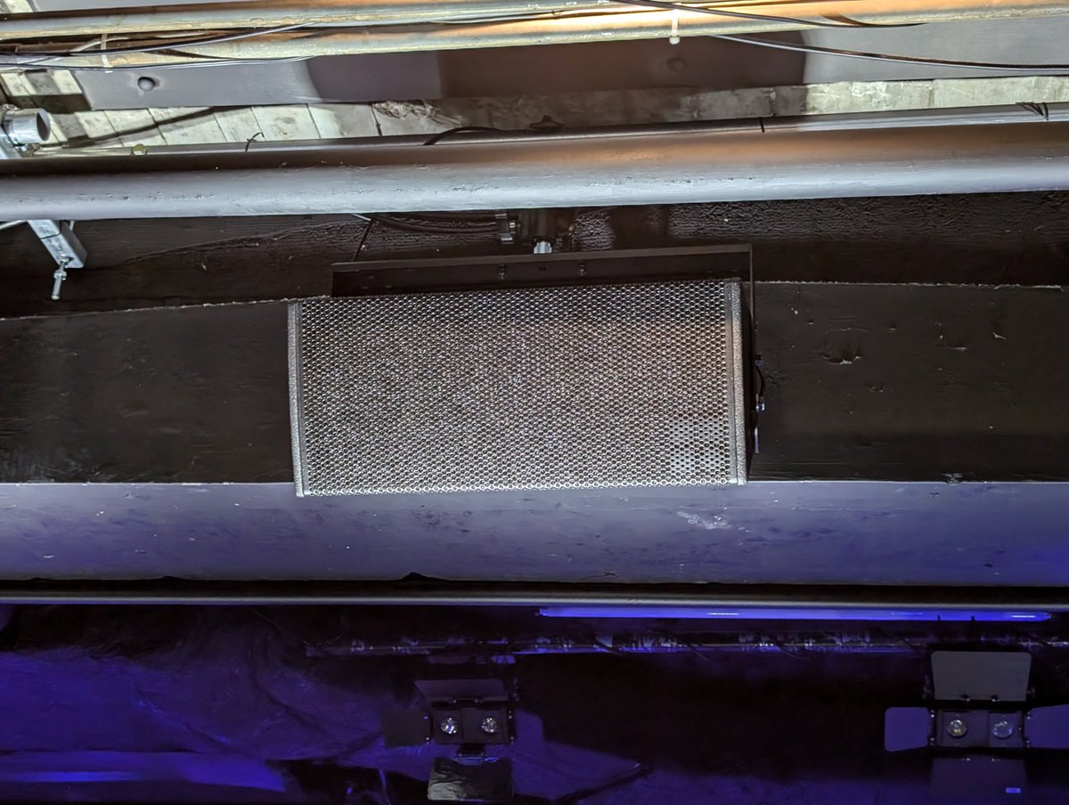 idomizu_'s tweet image. d&amp;amp;b Soundscape 体験ライブ at 福山Cable

ライブイマーシブの感想を一言でいうと「音楽が聴けた」(??)

隅の方聴いても定位が自然で、大音量でも破綻や聴き疲れなどがないので、機材やシステムなどの細かい話は一旦忘れて、音楽に集中することができた
#福山Cable #dbSoundscape #ライブイマーシブ