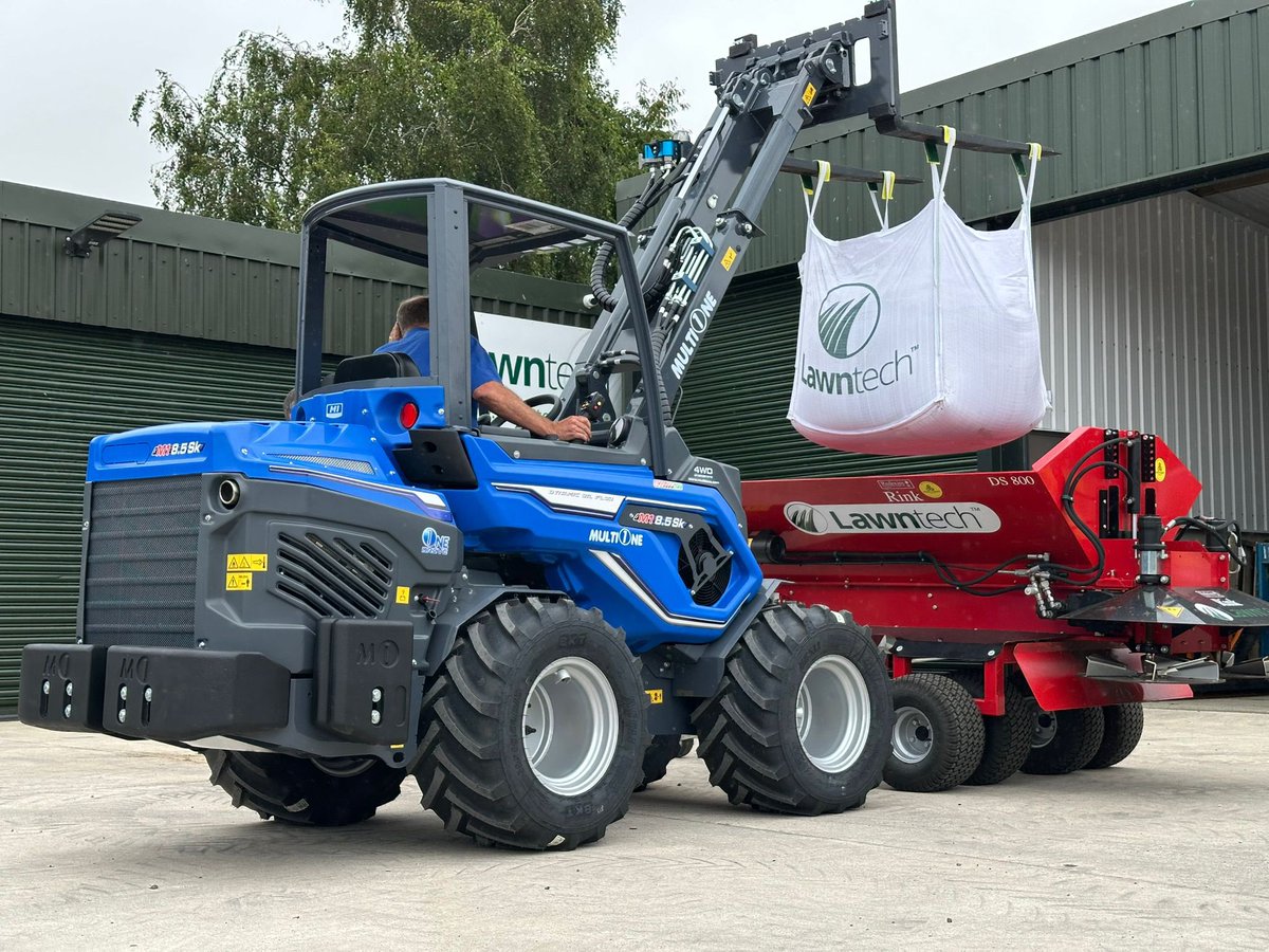 From demonstration to delivery in one visit!
<a href="/Lawntechuk/">Lawntech Ltd</a> were so impressed with the lifting capabilities of the MultiOne 8.5SK #multifunctionloader that they took delivery then and there!