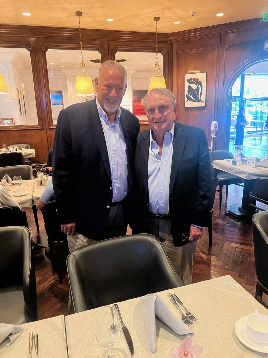 EmpireGS's tweet photo. Our Chairman @JerryKremerEGS and @QueensChamber President and CEO Tom Grech discussing business opportunities. https://t.co/Is0Z5180yQ