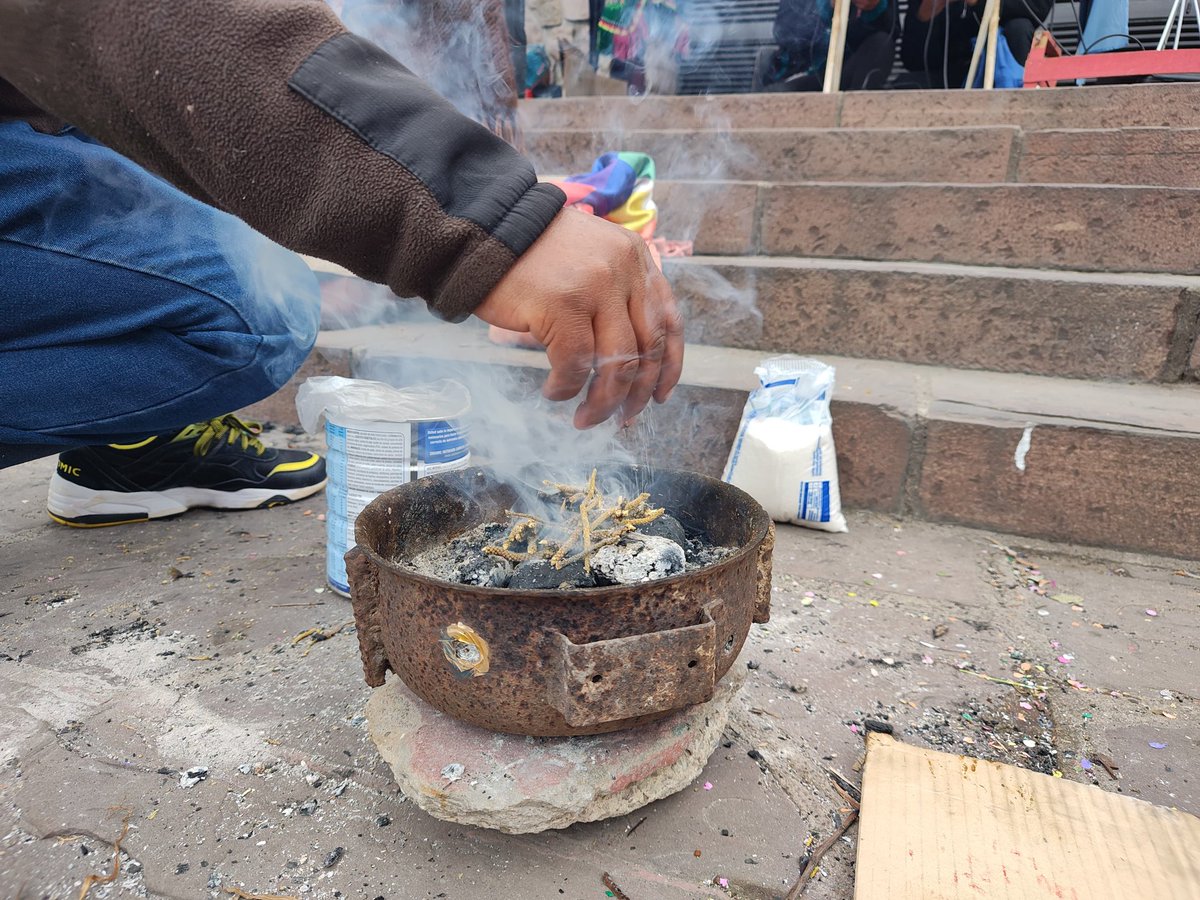 Estamos concentrados en la Legislatura de Jujuy junto a las comunidades y organizaciones sociales y politicas, mientras adentro se preparan para votar la adhesión al RIGI. ¡No a la ley de saqueo! ¡Basta de extractivismo!