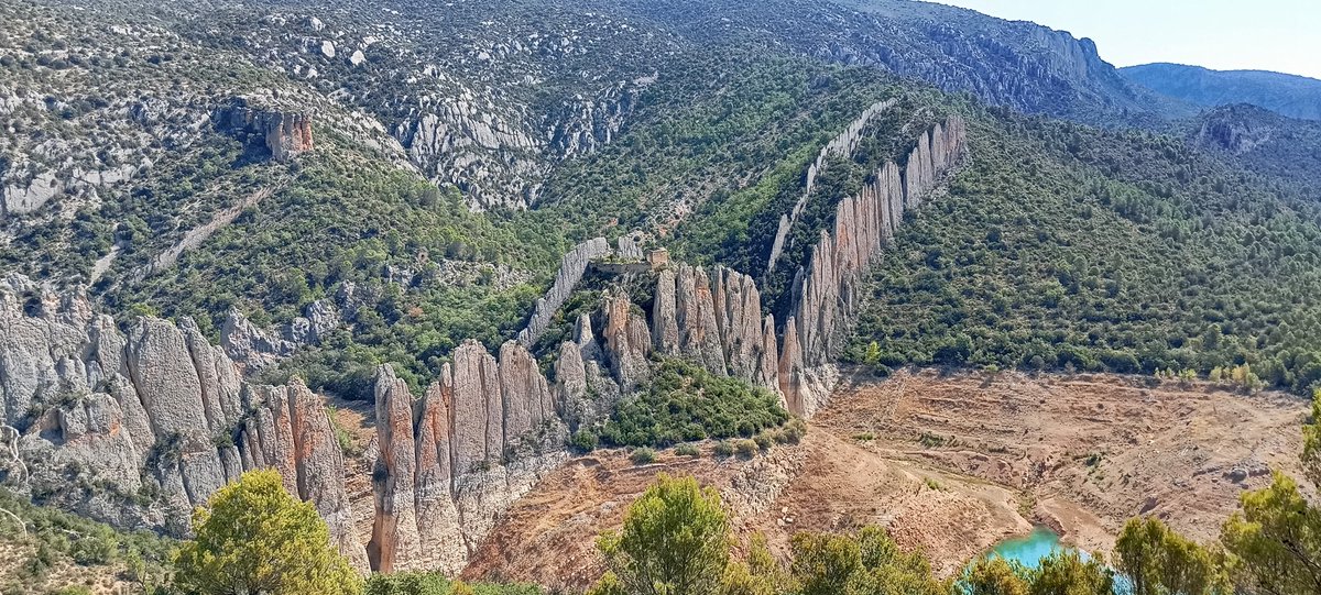 meteopolita's tweet photo. Prodigi de la natura #finestres https://t.co/I4mUrKGY5E