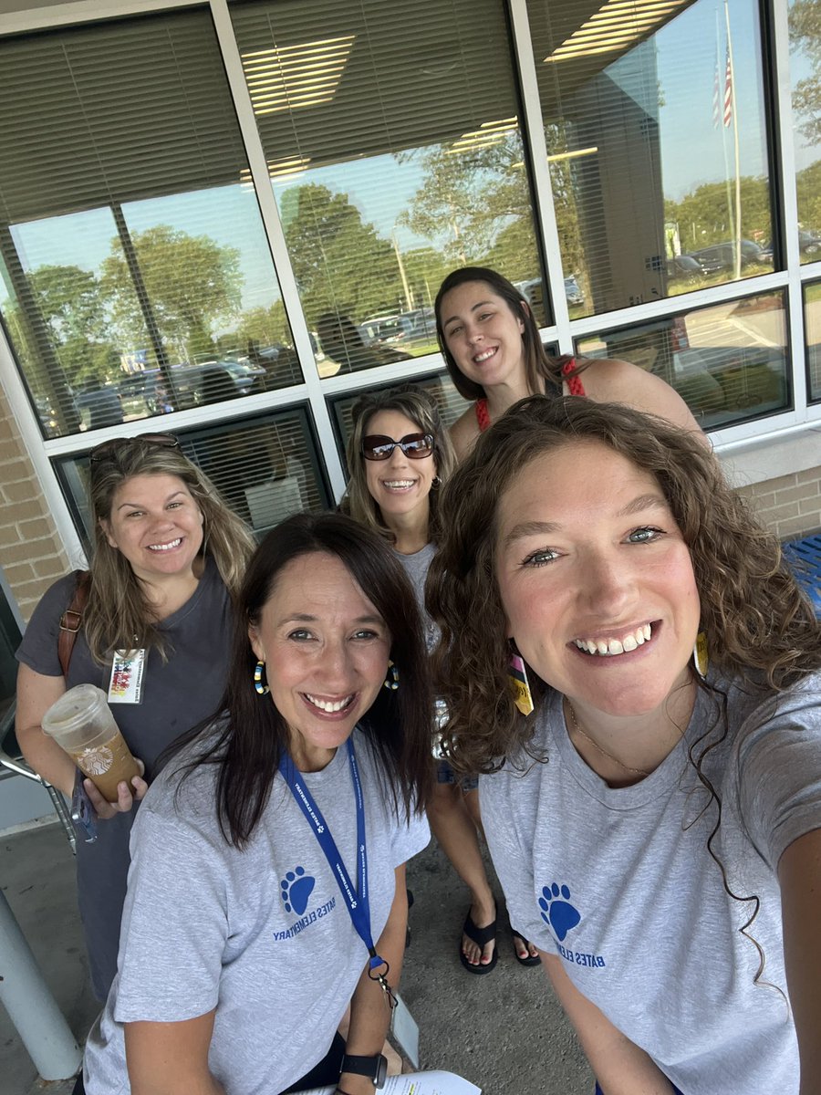 Miss_JessWess's tweet photo. We have all of our students off the busses, tagged, and ready for the best first day!! #jcpsfirstday24 #jcps #amazingbates https://t.co/G2PWYZ3TOs