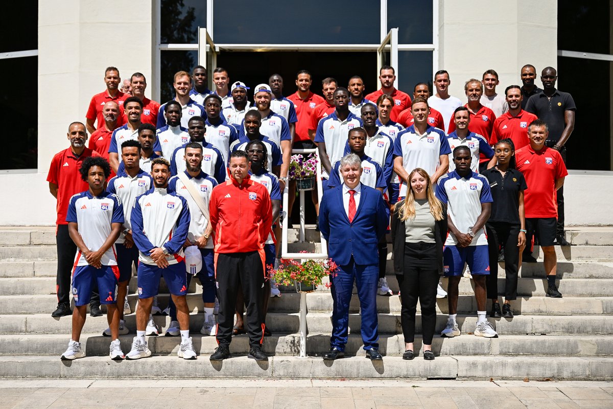 OL's tweet photo. 📸 Fin de ce stage à @villededivonne 🤝🔴🔵 https://t.co/GRUripmJmA