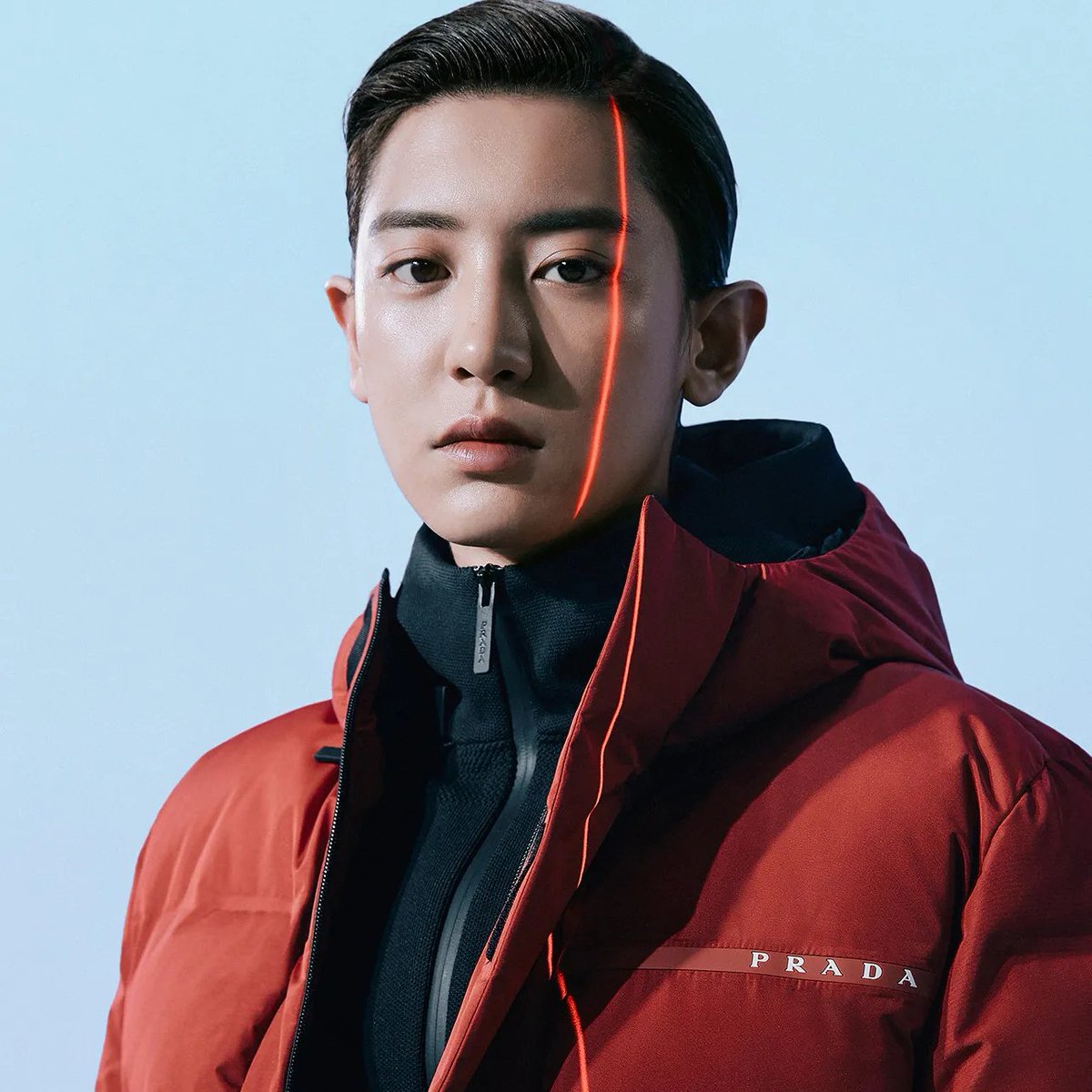 CHANYEOL announces the 1st Mini Album 'Black Out'. Out on August, 28th.