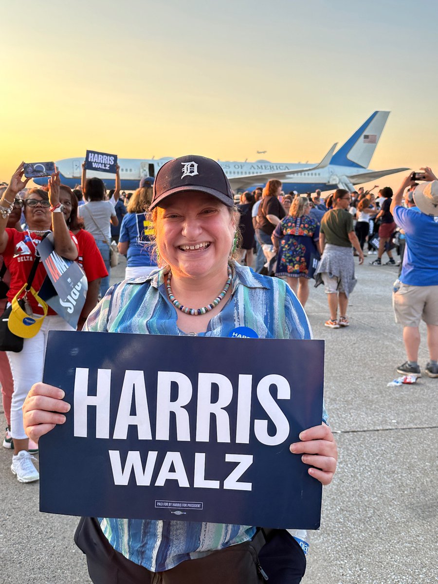 LibraryRaya's tweet photo. I don’t post very much on the bird site these days, but wanted to share a few of my favorite photos from yesterday’s Harris/Walz campaign rally at Detroit Metro Airport! https://t.co/Jh8OqbWNca
