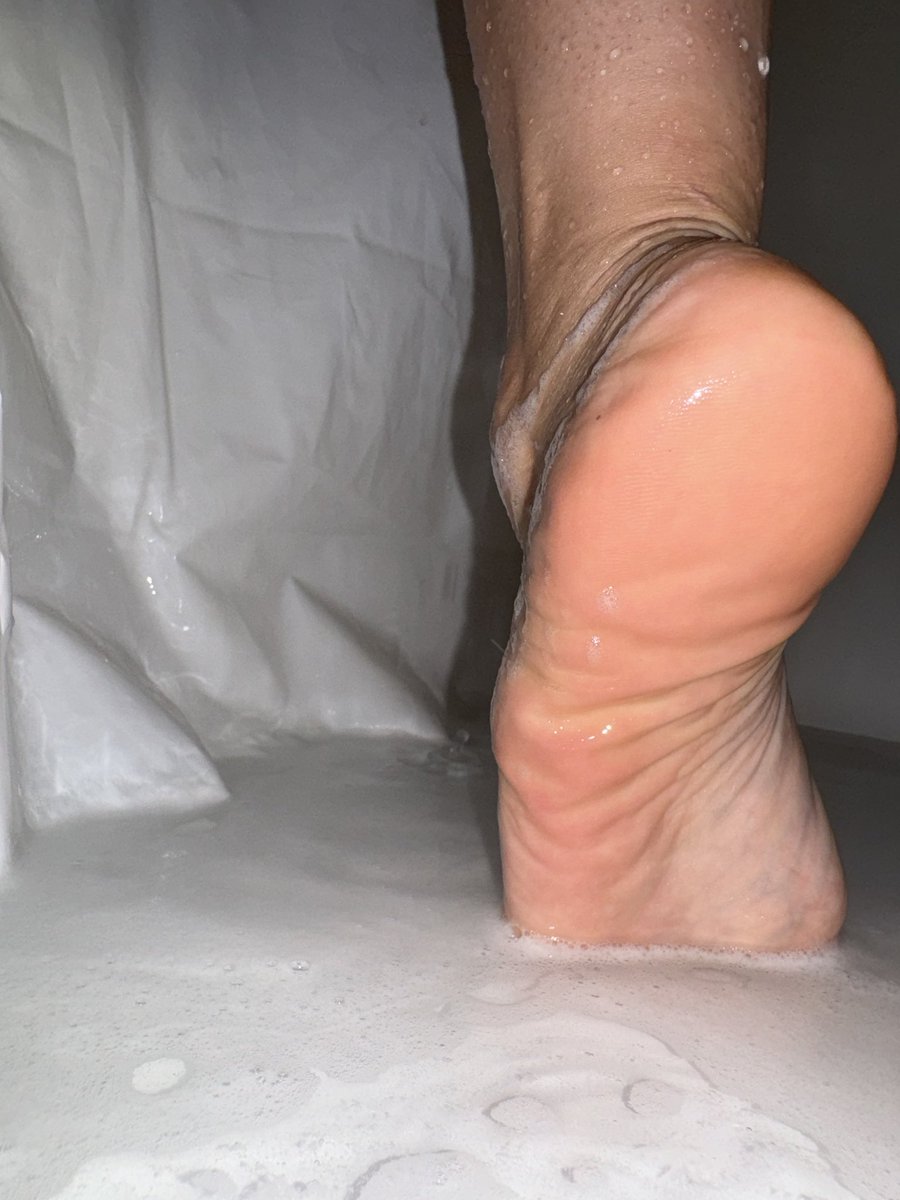 PixXxieToes69's tweet photo. #sellingcontent #sexy #feetpics #footmodel #feet #feetpixforsale #footworshipping #subscribe #footfetishgroup #footfetishnation #feetfinder #feetpics #footworship #feetworld #feetfetishworld #contentforsale #solecontent https://t.co/EIpyjef7UF