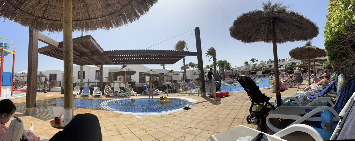 fudge_imp's tweet photo. Enjoying the last hour in the sun before getting ready to head to the airport to come home… #iwanttostay https://t.co/5dd33Rrliv