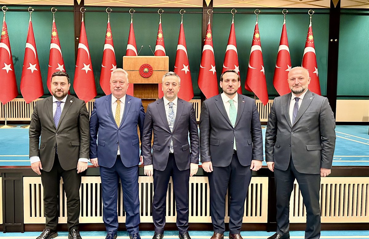 Cumhurbaşkanımızın tensipleri ile Ak Parti Rize İl başkanlığına atanan Yılmaz Katmer başkanımızı tebrik ediyorum.Teveccüh gösteren başta Sayın Cumhurbaşkanımıza,desteğini hiç bir zaman esirgemeyen teşkilat mensuplarımıza ve tüm Rize li hemşehrilerime kalben teşekkür ediyorum.