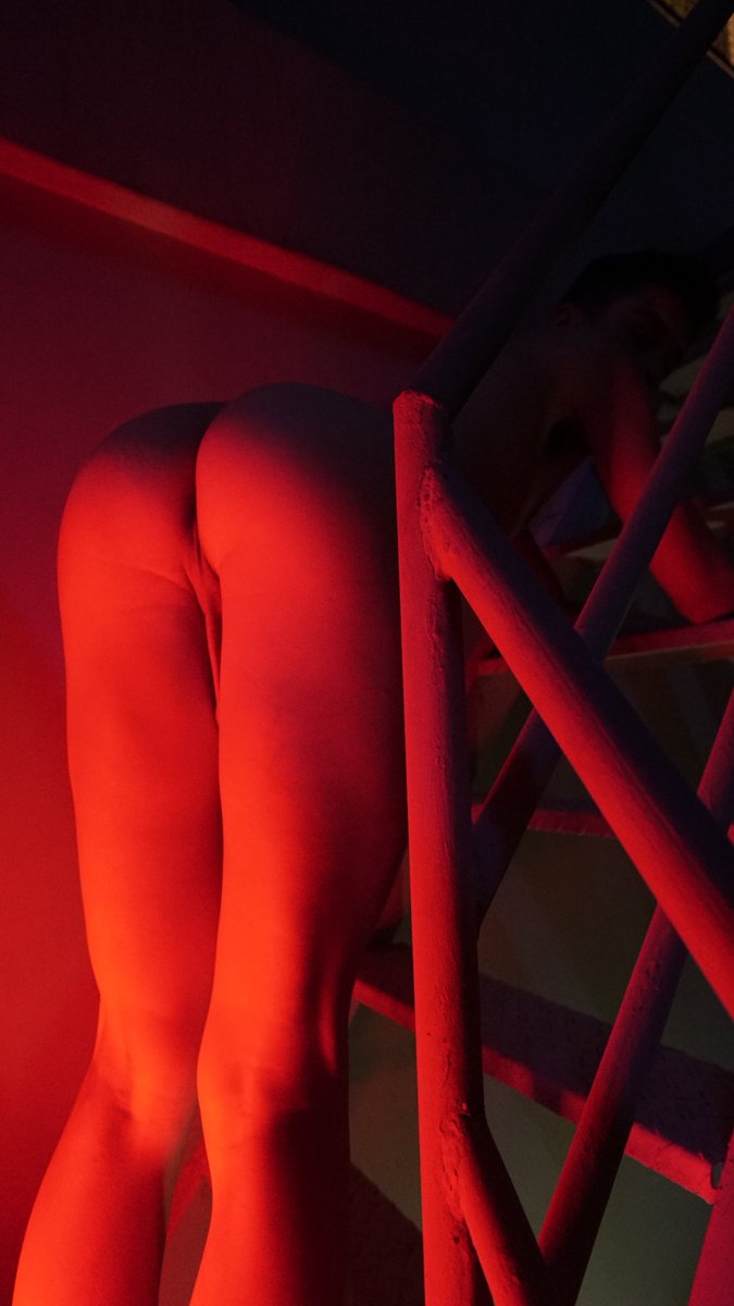 shyboicole's tweet photo. 🛑 red https://t.co/HTlfa4cZvO