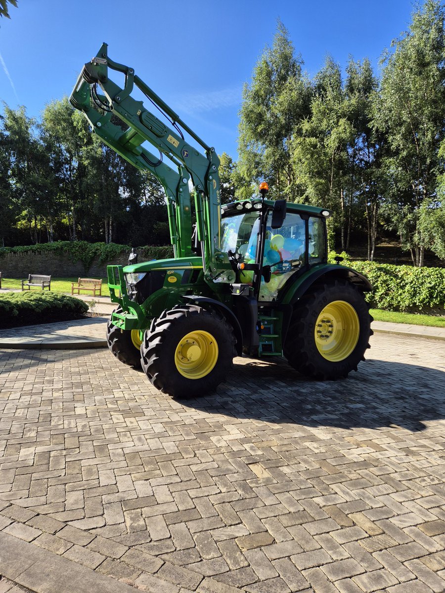 simoncjpyper's tweet photo. The closest I am getting to farming today.#Farm24 #morrisons https://t.co/UMBdwu1pm7