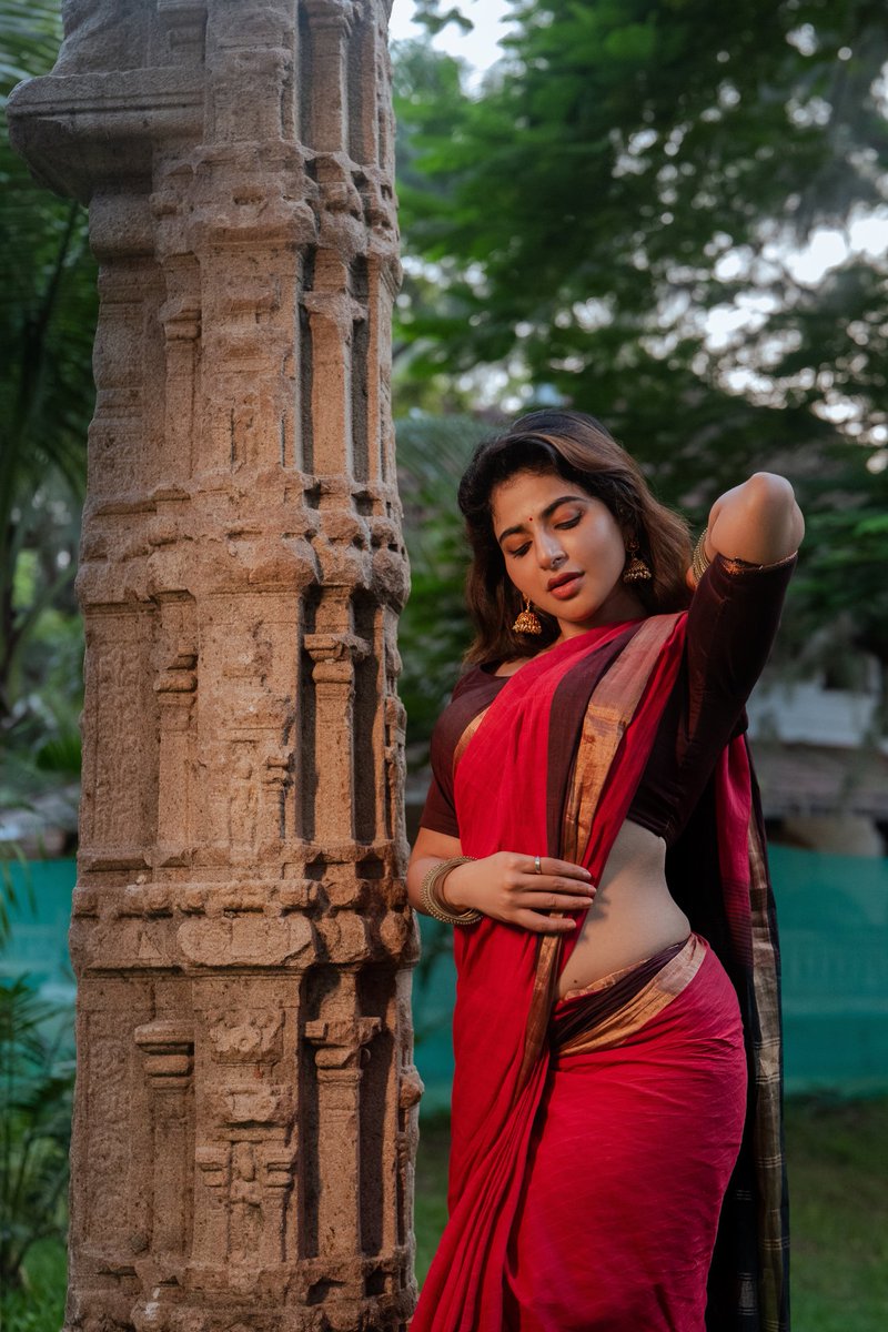 proyuvraaj's tweet image. Absolutely stunning! #IswaryaMenon effortlessly slaying in this red saree 😍

@Ishmenon @UVCommunication