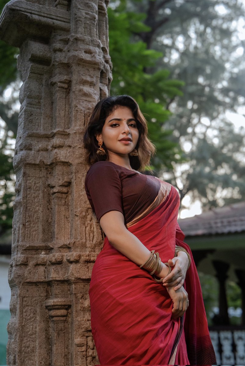 proyuvraaj's tweet image. Absolutely stunning! #IswaryaMenon effortlessly slaying in this red saree 😍

@Ishmenon @UVCommunication