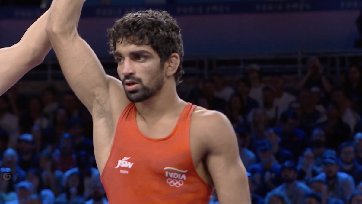 skylord450's tweet photo. AMAN SEHRAWAT IS UNSTOPPABLE! 💥👏
After a thrilling victory over Zelimkhan Abakarov of Russia, he’s into the Semis of Men’s Freestyle 57kg wrestling! 🇮🇳 Next up, Rio Olympics Silver medalist Rei Higuchi of Japan. Let’s go, Aman! #AmanSehrawat #Wrestling #Paris2024 #Cheer4Bharat https://t.co/sDaKcKjeWw