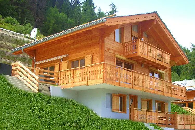 verounicohuizen's tweet photo. Huisdiervriendelijk #chalet voor 10 personen op een heuvel in een chaletpark in Les Collons. Geniet van het uitzicht op de #Matterhorn en de Dent Blanche.

https://t.co/xDTkbwHtBT

#vakantiehuishuren #Wallis #LesCollons #DentBlanche #wintersport https://t.co/XfOdykRDoK