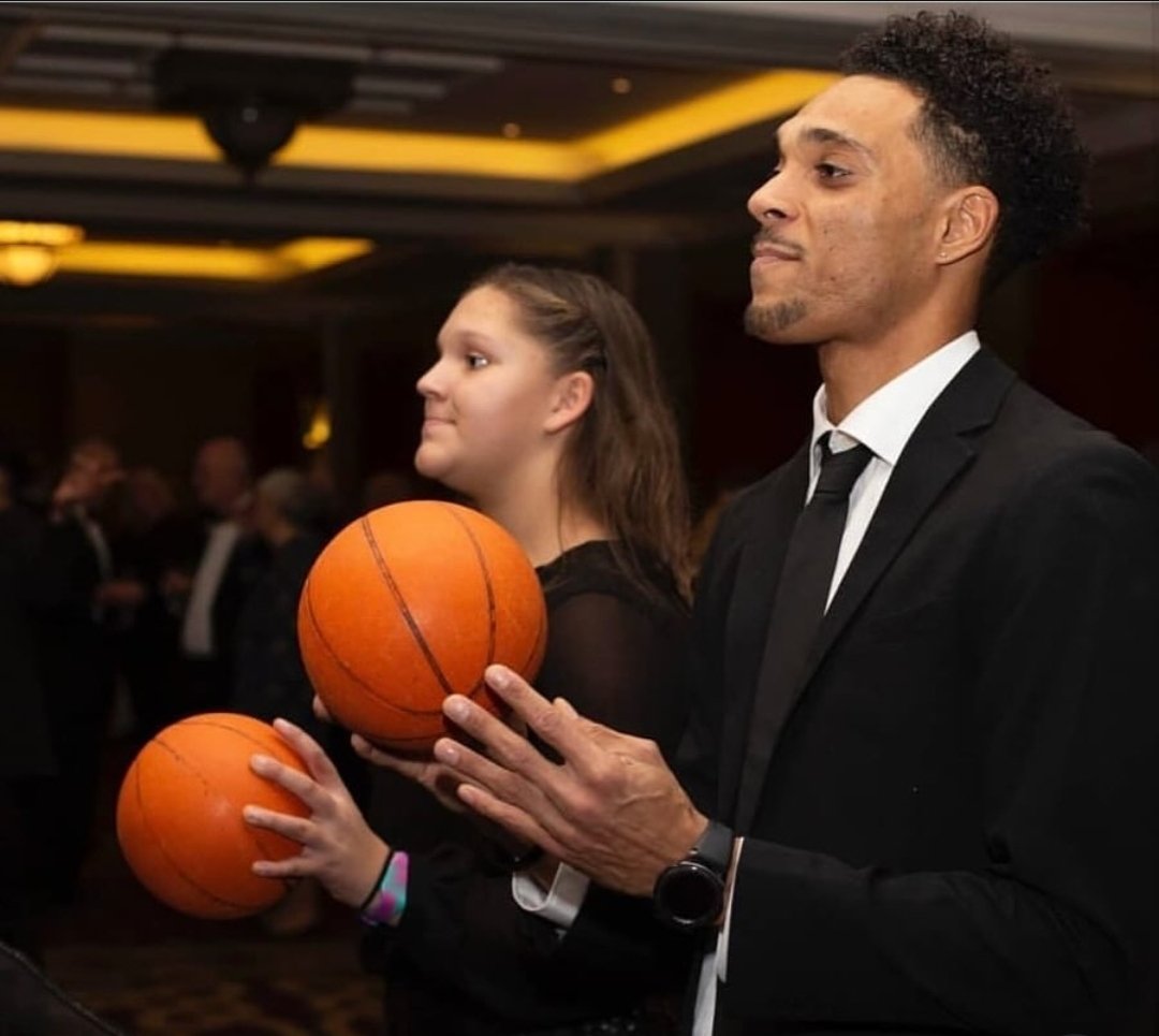 Acesbball's tweet photo. Join us in wishing our very own #unsunghero @AsaWaite a happy birthday! 🎉
This past year has been a challenge. We want to express our appreciation for your &amp; the positive impact you have on &amp; off the  court. Your courage &amp; determination continue to inspire us every day! https://t.co/cE344TAV30