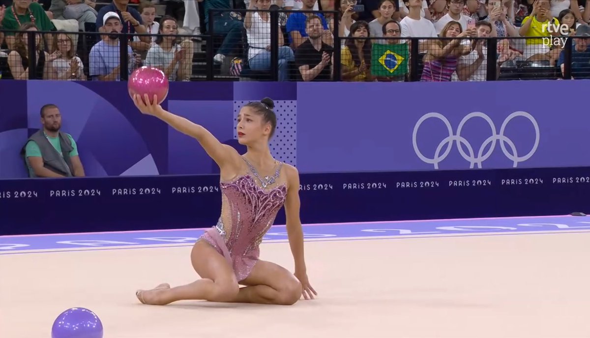 esteruss's tweet photo. Enamoradísima de Sofia Raffaeli 🩷

#Paris2024 #RhythmicGymnastics https://t.co/EW84uGYy1V