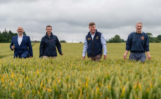 Chivas Brothers and Simpsons Malts have invested in low-carbon fertiliser Nutramon Low Carbon, which is currently being trialled by members of the Chivas Brothers Wheat Growers Group

Read more ➡️ thedrinksreport.com/news/2024/1954…