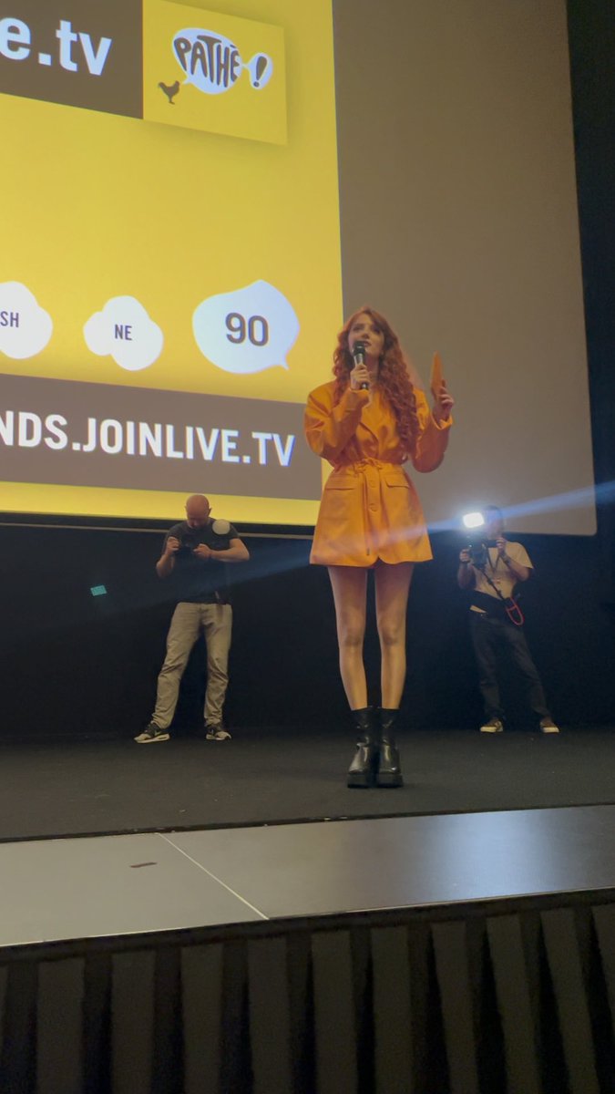 Sarah Verhoeven tweet media