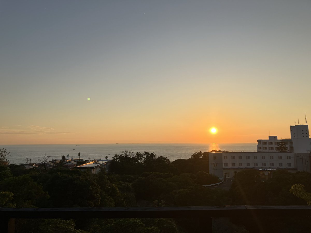 ryu_rakukai's tweet photo. 和歌山の海を見ながらBBQ🍖‼️
部員のみんな楽しんでくれてますー‼️
明日は最終日、いっぱい食べて明日に備えましょう🫡 https://t.co/JREpUBL8Xb