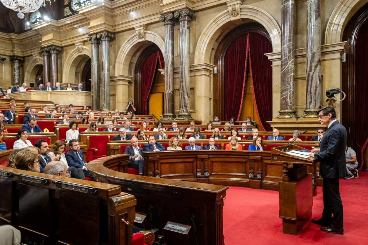 naciodigital's tweet photo. 🔴 En directe | Josep Maria Jové adverteix Salvador Illa: “És un sí carregat de nos. És un sí crític i vigilant”. Admet que ERC desconfia del PSC i assegura que "no els tremolarà el pols" si hi ha incompliments https://t.co/p9eh7sByxr https://t.co/zCiegIdWQv
