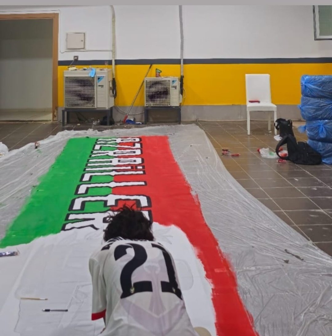 Taraftar gruplarımız İstanbul deplasmanı için isimlerinin yazılı olduğu pankart hazırladılar.