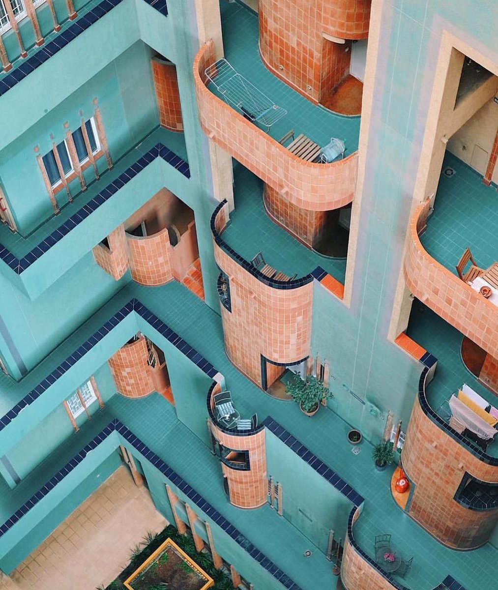 luusssso's tweet photo. Manifesting a world with more colorful architecture https://t.co/2xybLde0x8