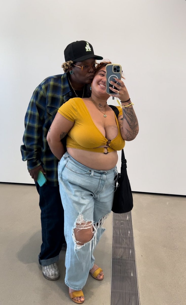 sp00kylockett's tweet photo. @iPush_Pixels 🌍👩🏽‍❤️‍💋‍👩🏿🌟🌷 https://t.co/3lD1QS70zW