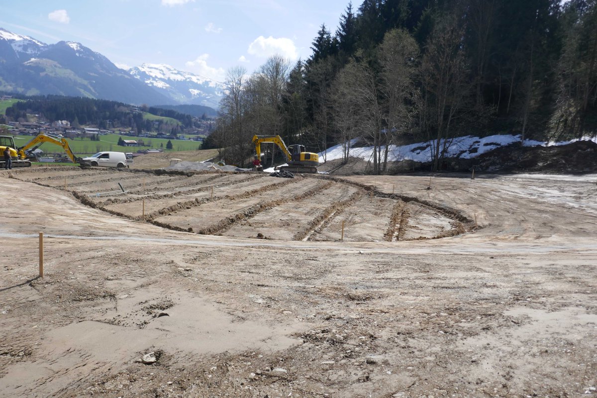 euroturfgrass's tweet photo. It is crucial that a drainage design is correct and that it suits it's surroundings as it will have to function for many years afterwards.

This is a photo of the sub-base early stages of a new golf green drainage scheme in Austria🏌🏽‍♂️ https://t.co/29kFBBXy3i